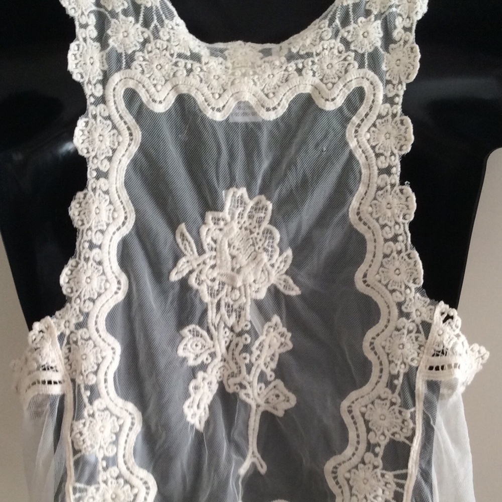 FINAL👼🏻LACE BOLERO STYLE VEST